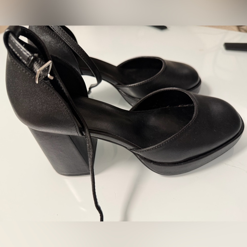 Black Platform Block Heel Ankle‑Strap Pump